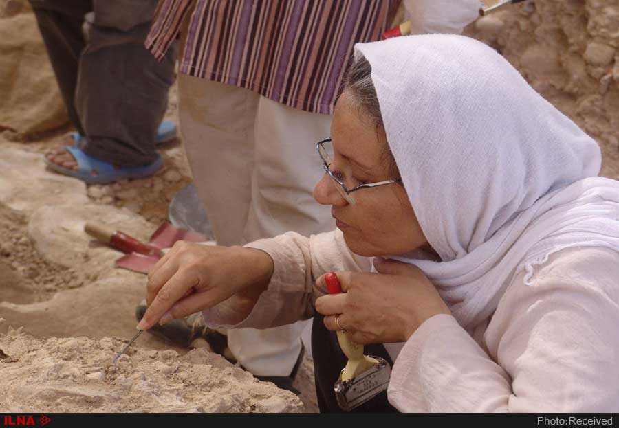 آرمان شیشه‌گر